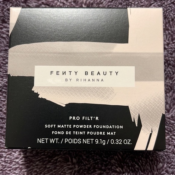 Fenty 320 Pro Filt’r Soft Matte Longwear Powder Foundation - Picture 2 of 5